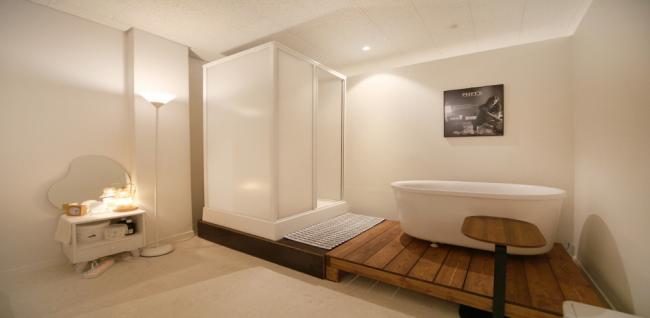 더바디온 (수영역)