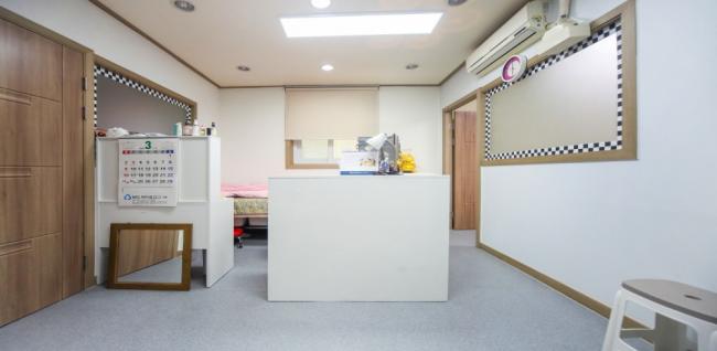 쥬니마사지 (독산)