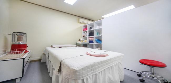 쥬니마사지 (독산)