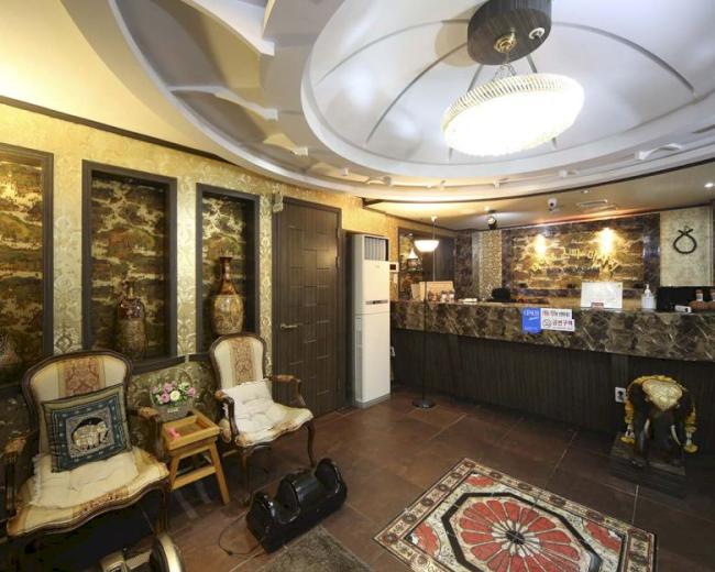 상남동 타이&스파 마사지