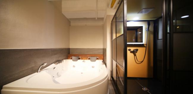 더블유스파 (교대역)