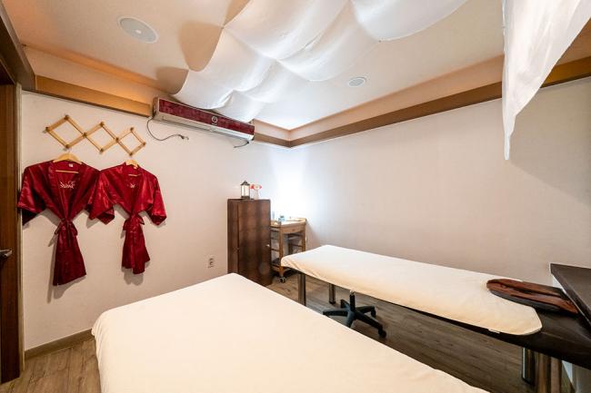 두정동 욜로정통타이